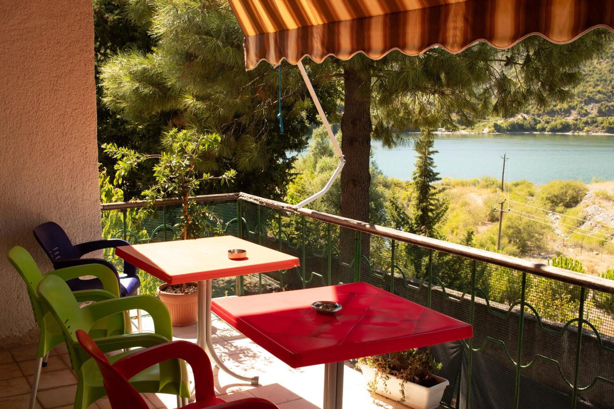 Agroturizem Hotel Vila Franceze Koman 외부 사진
